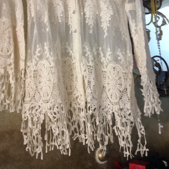 Final sale 💋Beautiful Embroidered  Lace Tunic💋 - Picture 4 of 4