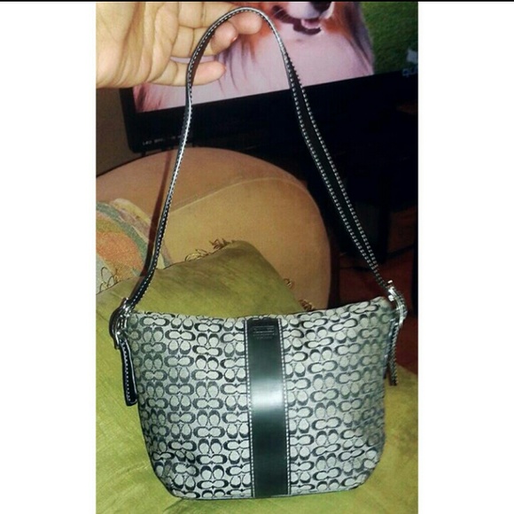 🚫SOLD🚫 Authentic Coach mini shoulder/handbag