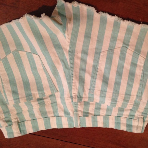 Forever 21 Striped Shorts - Picture 3 of 3