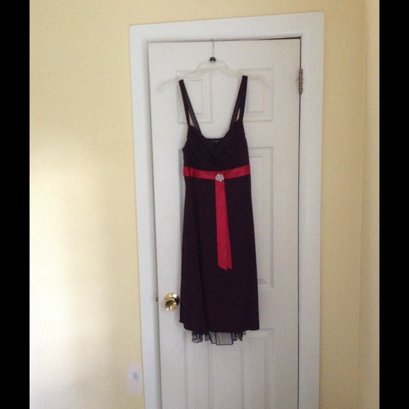 Dress - Picture 2 of 3