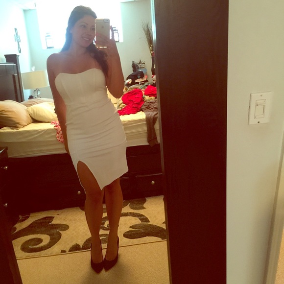 LIKE NEW! White sweetheart top slit dress