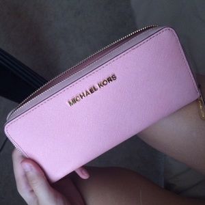 Michael kors wallet