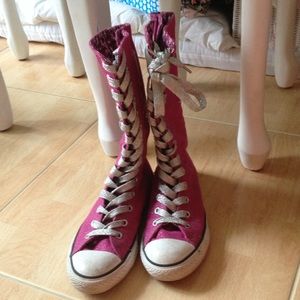 A converse high top shoe