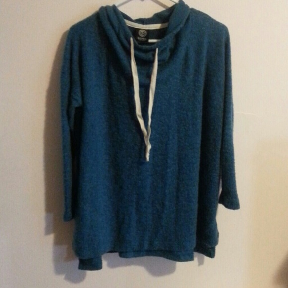 Blue Bobeaue pullover (size s)