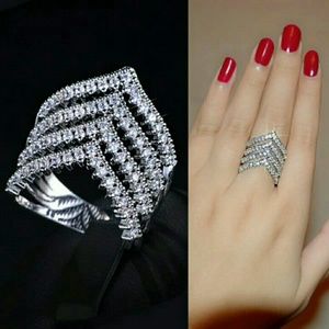 Gorgeous!! 4 Row Chevron Ring
