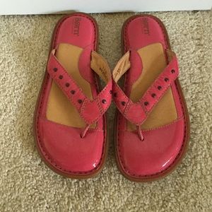 Born sandals