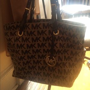 Michael Kors Jet Set Logo Tote
