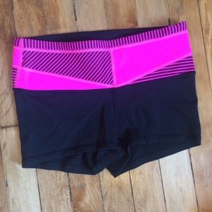Lululemon Boogie shorts - size 6