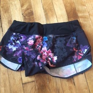 Lululemon size 4 speed shorts