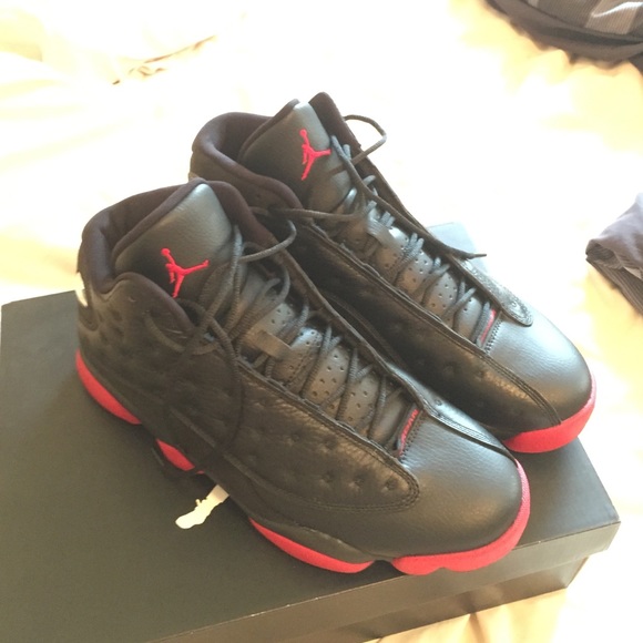 Air Jordan bred 13s - Picture 2 of 4
