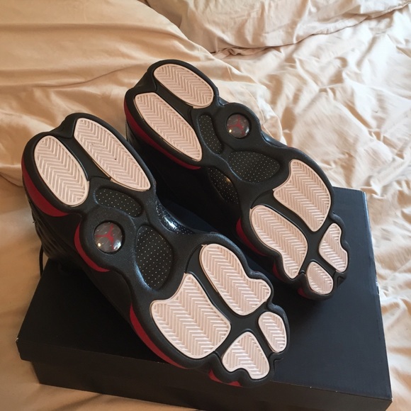 Air Jordan bred 13s - Picture 4 of 4