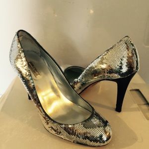 Report signature silver heels
