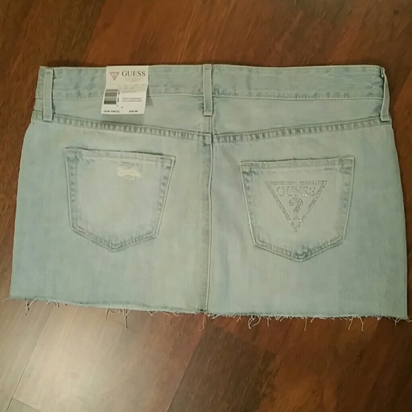 NWT! GUESS light denim mini skirt! Size Medium! - Picture 2 of 4