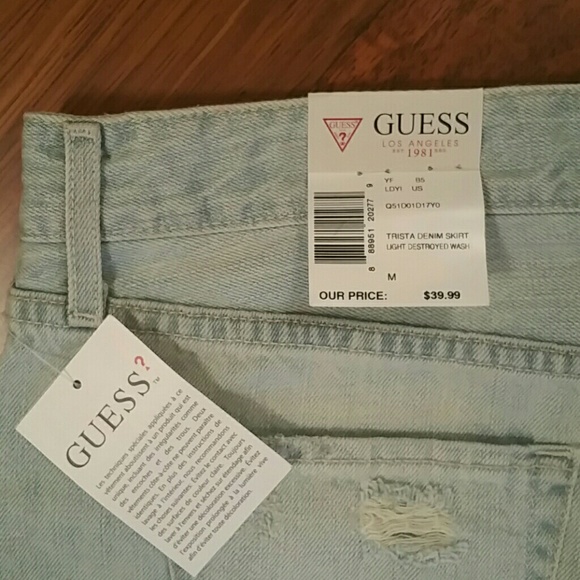 NWT! GUESS light denim mini skirt! Size Medium! - Picture 4 of 4