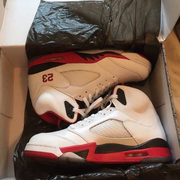 Air Jordan fire red 5s