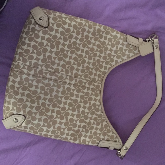 Coach purse - Picture 3 of 4