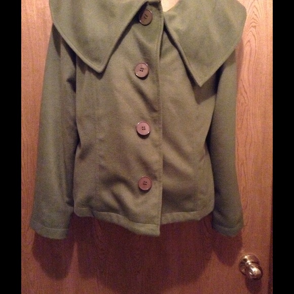 Cute button jacket - Picture 1 of 1