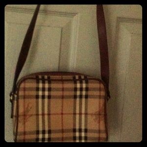 Vintage Authentic Burberry shoulder bag