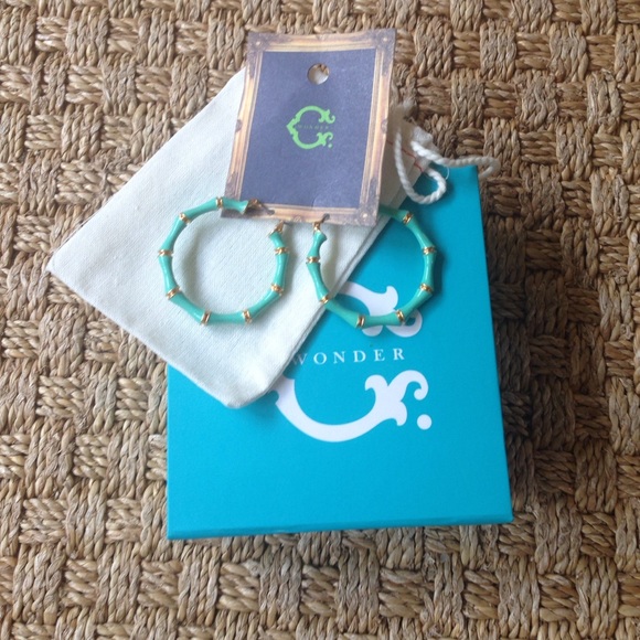 C wonder earrings