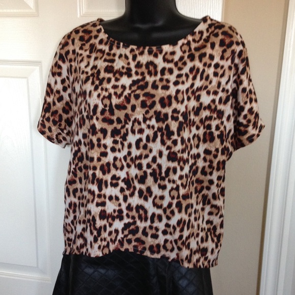 Silky leopard print top - Picture 1 of 4