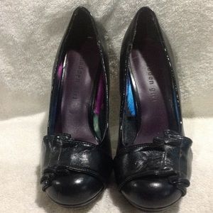 Madden Girl by Steve Madden black platform pumps