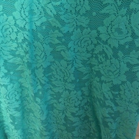 Lace front top - Picture 4 of 4