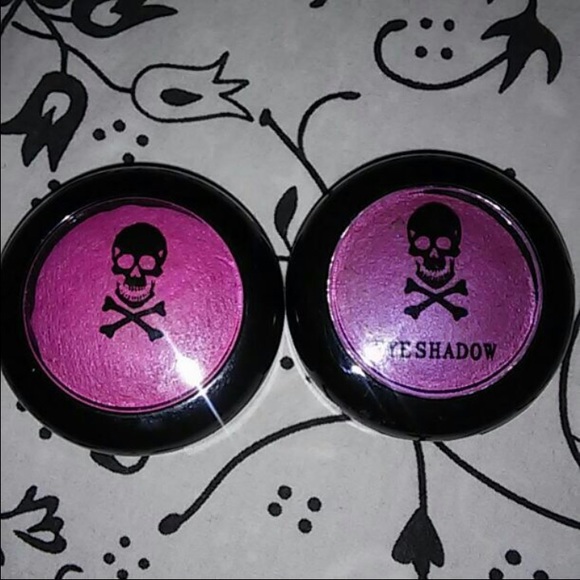 Hot topic eyeshadows & shirt bundle