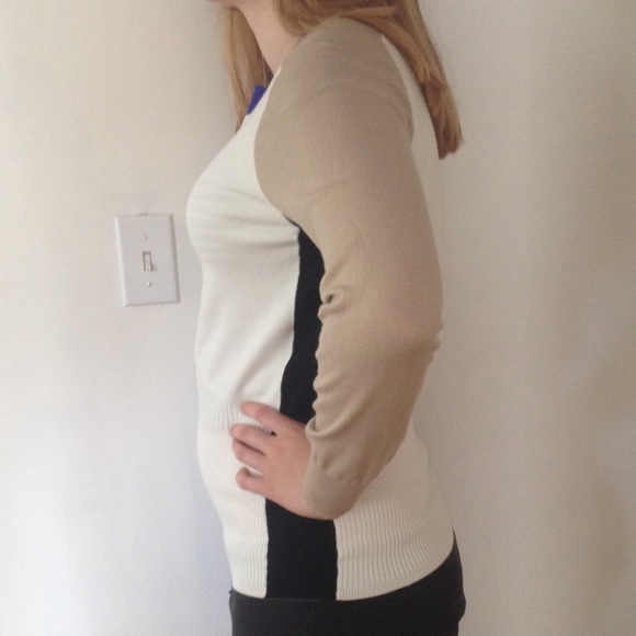 zip up sweater - Picture 2 of 3