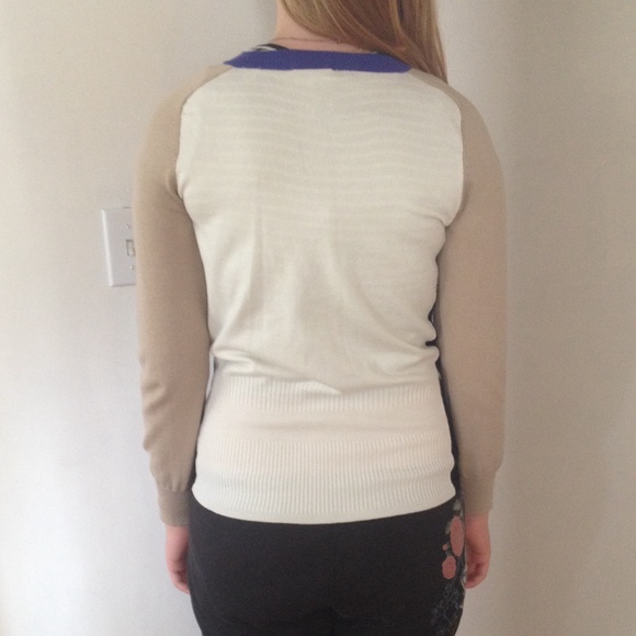 zip up sweater - Picture 3 of 3