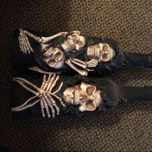 Skull candle holders