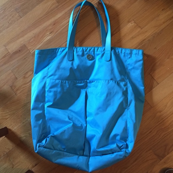 Lululemon Go With the Flow Tote in Aqua