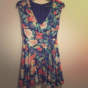 Cute floral dress perfect for summer!