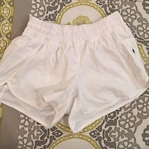 Lululemon white tracker shorts size 8