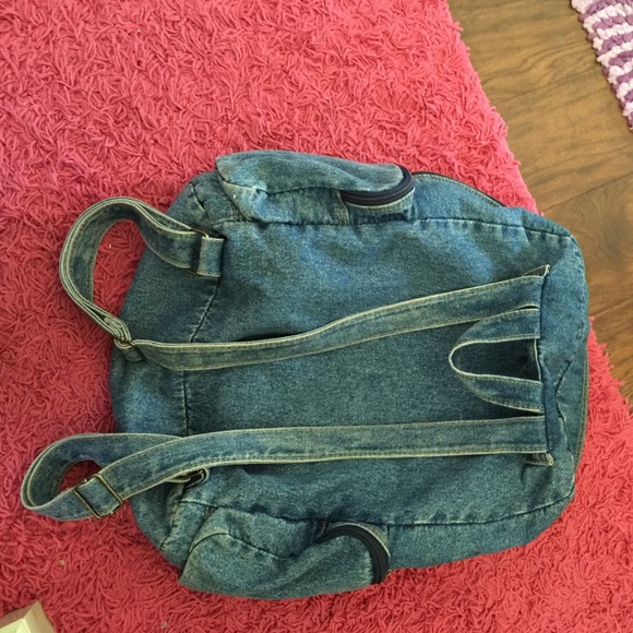 Backpack - Picture 2 of 3