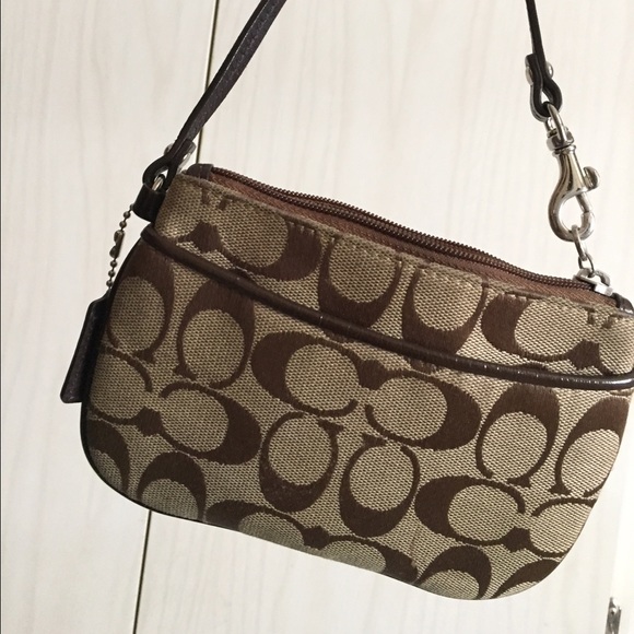 Coach wristlet - Picture 2 of 4