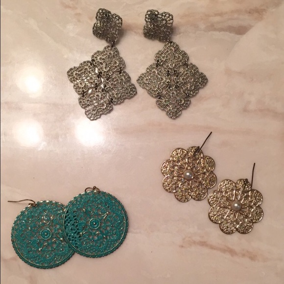 Bundle of 3 drop down earrings!!