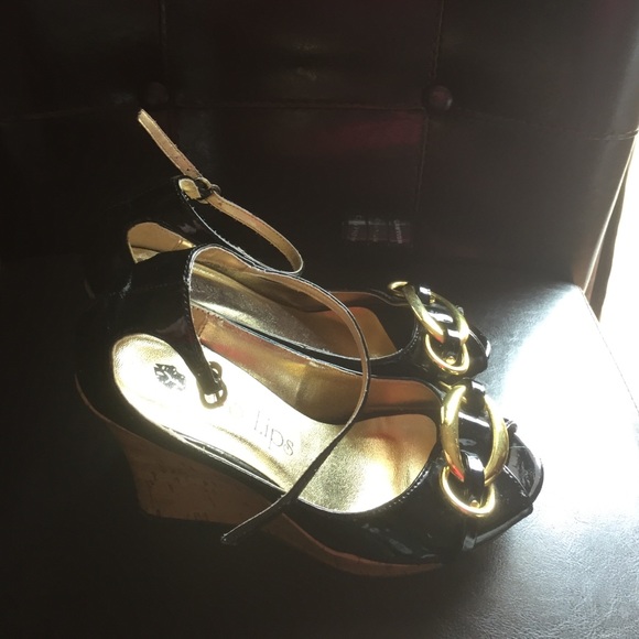 Im selling heels - Picture 1 of 2