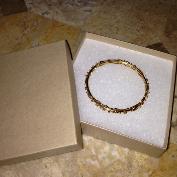 💥❤FLASH SALE️❤️💥14 kt gold plated bangle