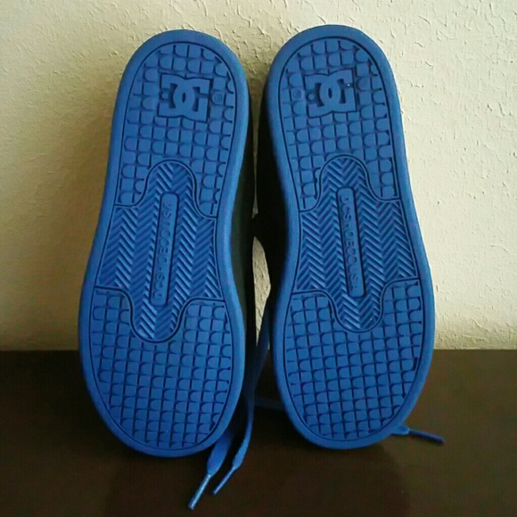 dc shoes sold