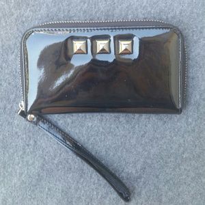 BLACK LEATHER WALLET