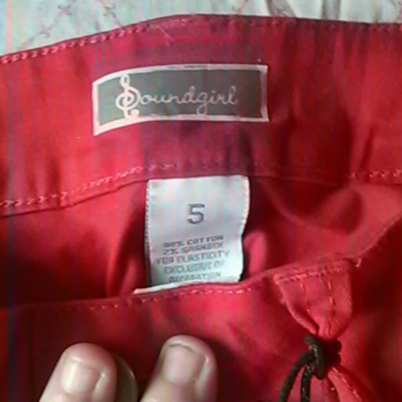 Red Capris. - Picture 2 of 2