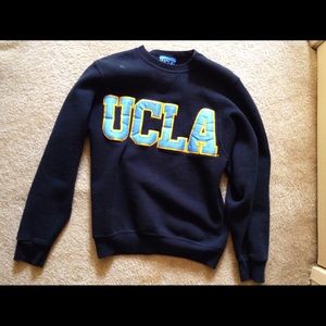 Super cute and comfy UCLA Crewneck