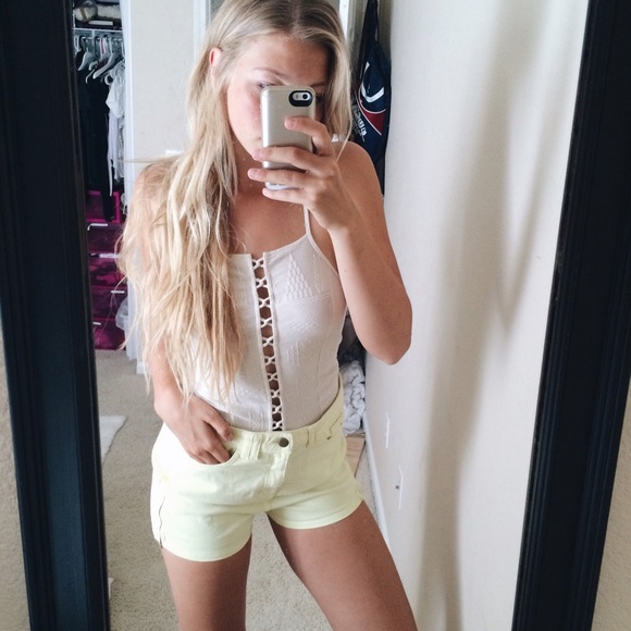 American apparel yellow shorts - Picture 2 of 4