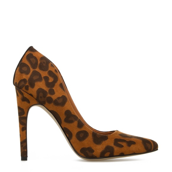 Leopard Pumps