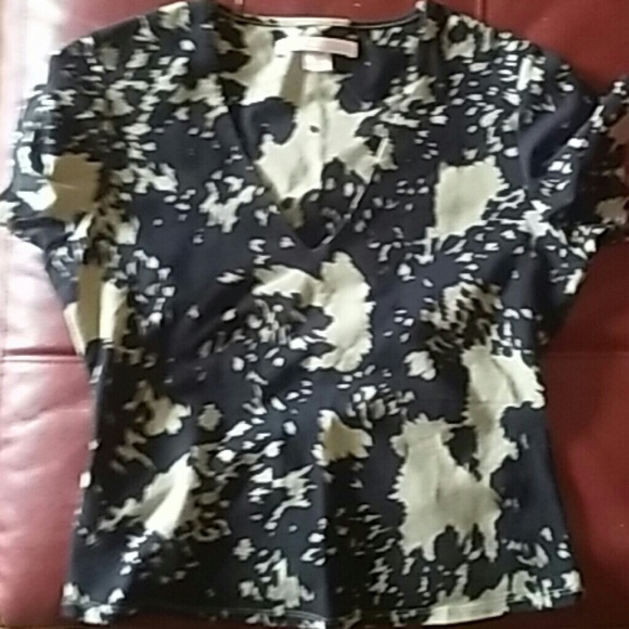 Victorias secert v neck top