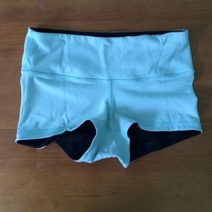 Reversible lululemon boogie shorts size 4