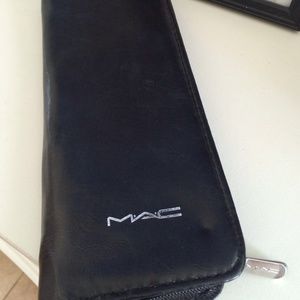 MAC brush case authentic