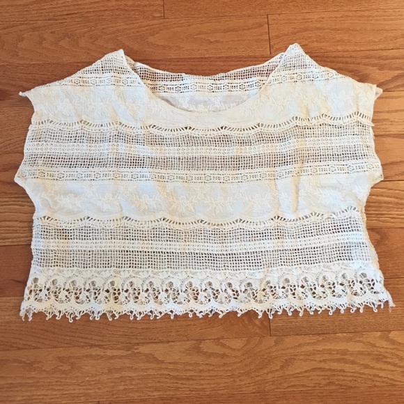 Crochet Lace Crop Top - Picture 2 of 4