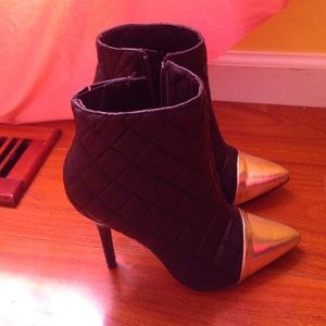 BRAND NEW HEEL BOOTIES