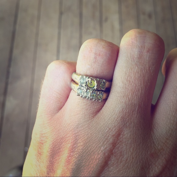 Vintage Ring - Picture 1 of 4